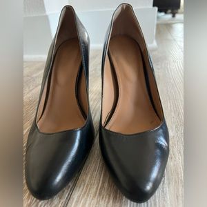 Calvin Klein Cosima black leather heel. Size 7.5